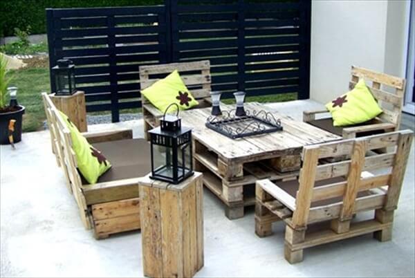 pallet patio furniture - table and chairs