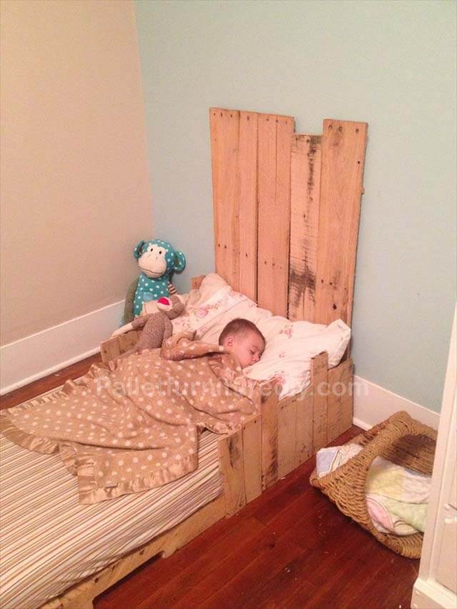 Comfortable Toddler Pallet Bed