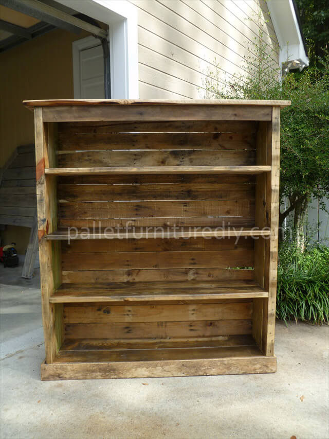 Pallet Bookcase Tutorial