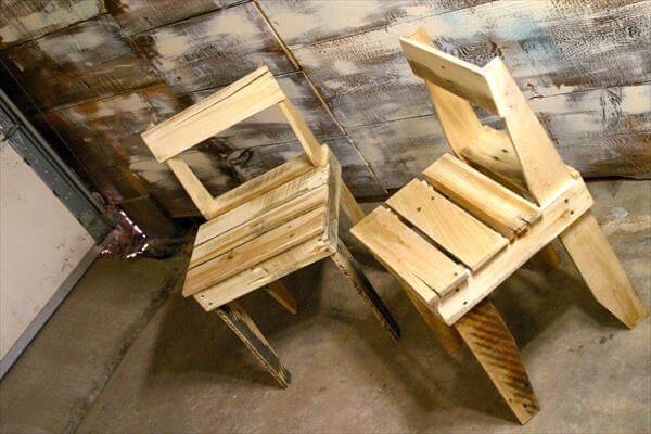 upcycled pallet chairs