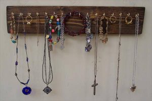 rustic pallet jewelry organizer