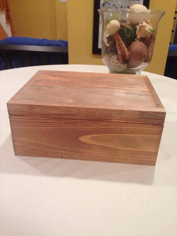 diy pallet storage box