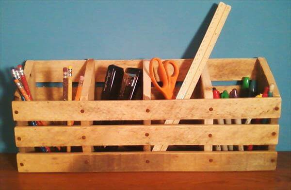 upcycled pallet wood caddy