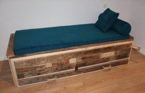 recycled pallet cushioned bed