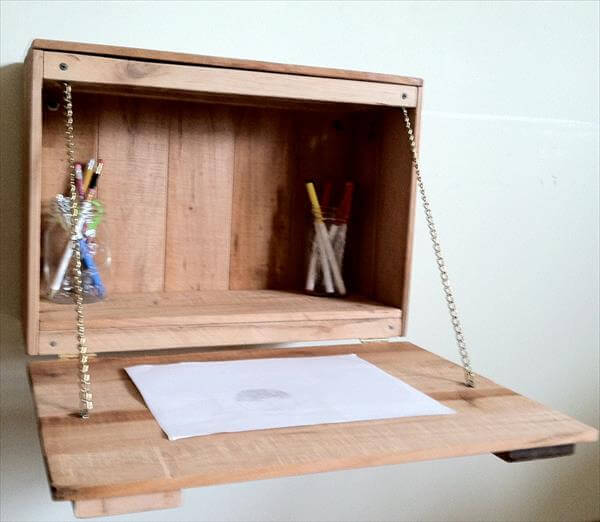 DIY Pallet Fold Down Study Desk for Kids