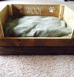 reclaimed pallet dog bed
