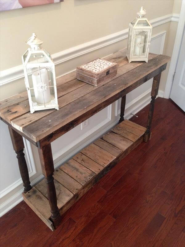 DIY pallet Foyer Table