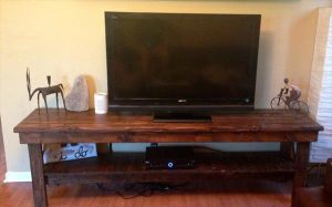 recycled pallet media console and TV stand