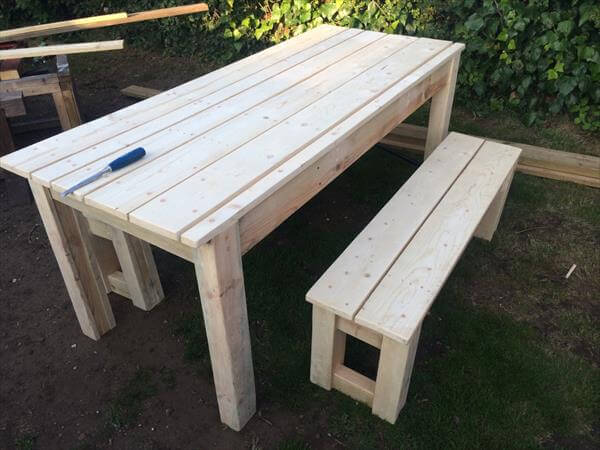 Diy Pallet Farmhouse Table Patio, How To Make Patio Table From Pallets