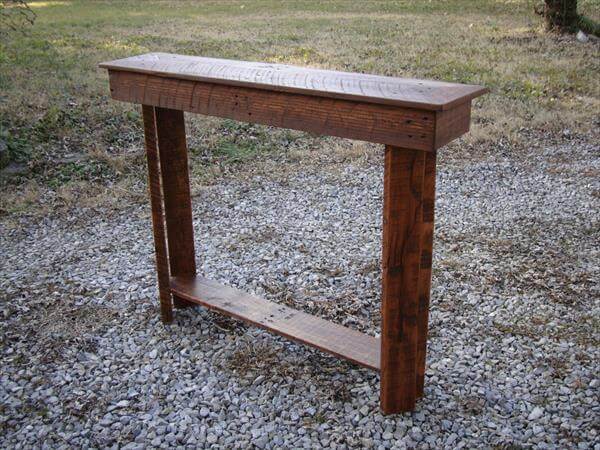 rustic pallet entryway and console table