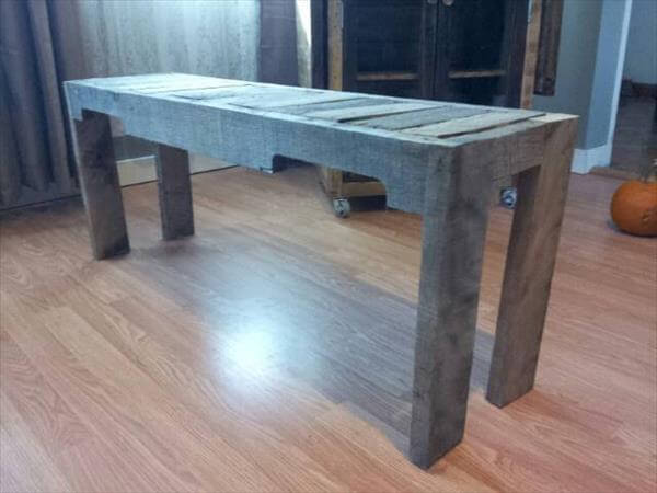 recycled pallet entryway bench