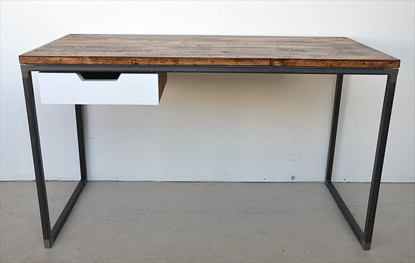 Diy Desk With Metal Legs Flash S, How To Build A Desk With Metal Legs