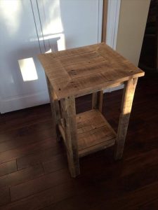 salvaged pallet side table