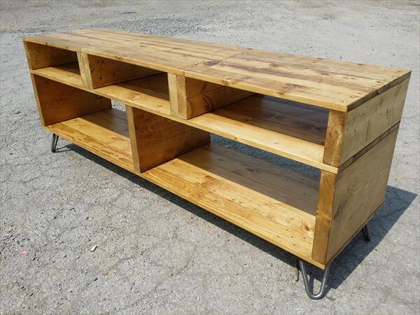 recycled pallet media console table