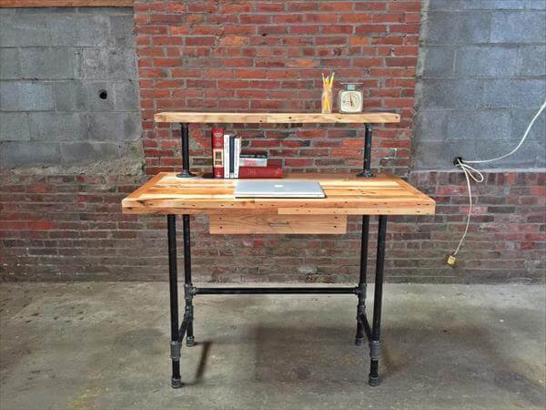 wooden pallet and steel pipe computer desk