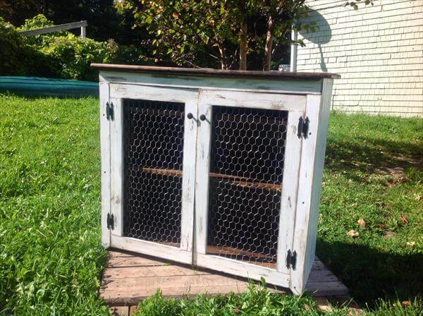 Pallet Media Cabinet Chicken Wire