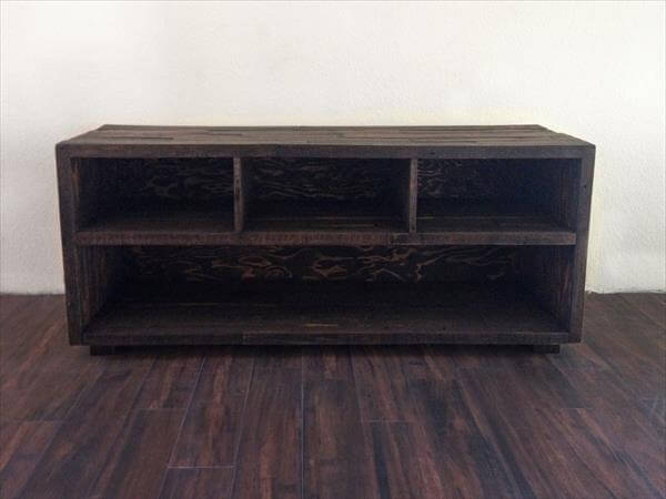 recycled pallet wood media console table