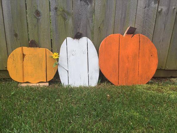 wooden pallet pumpkins
