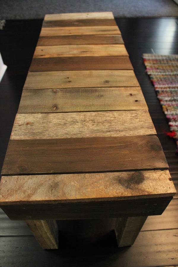 Natural looking pallet bench