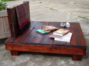 diy meditation chair made of pallets