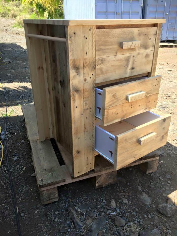 pallet small cabinet with 3 drawers