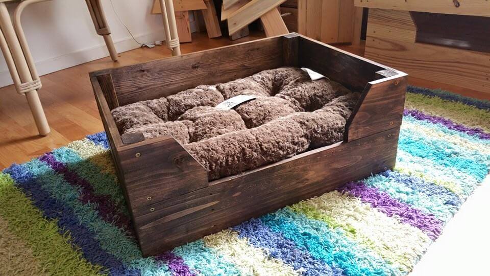 pallet dog bed 