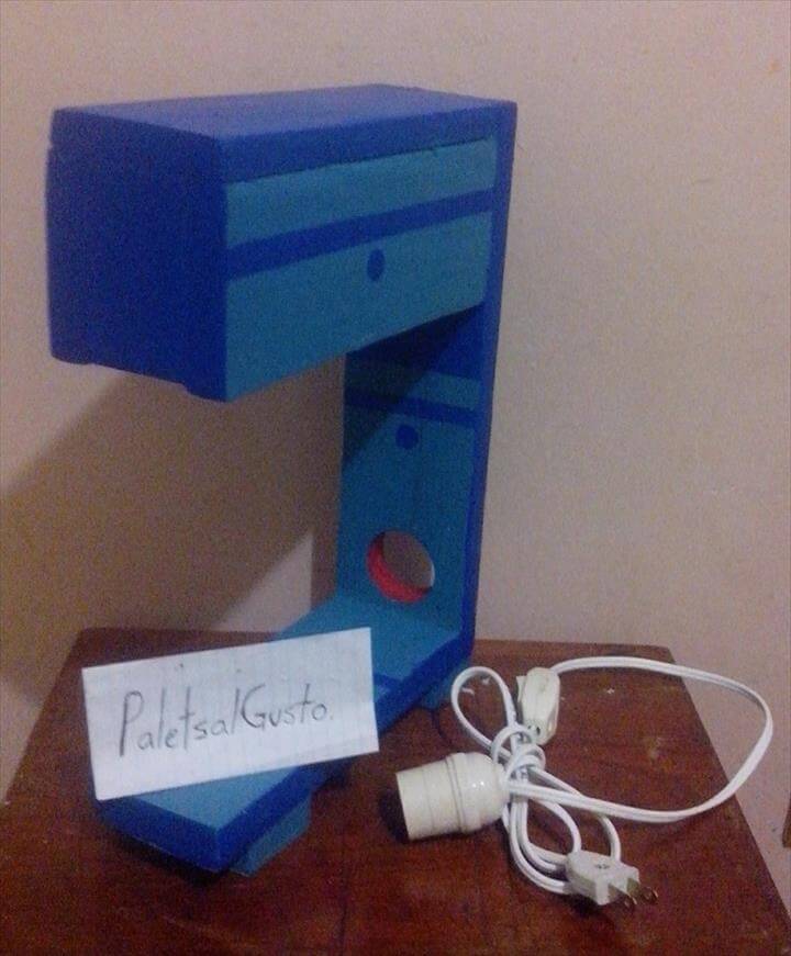pallet table lamp
