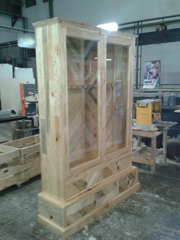 pallet hutch