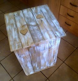 pallet side table