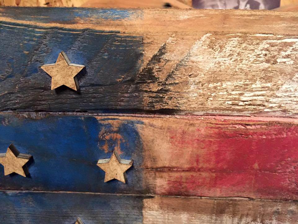 diy pallet rustic flag