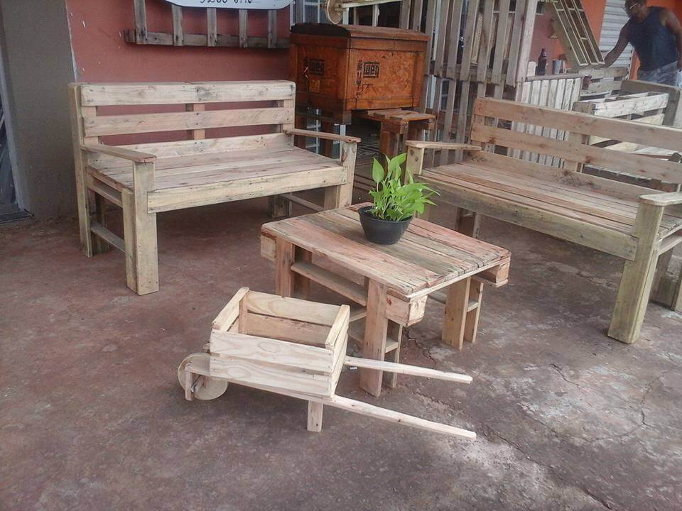 diy pallet outdoor sitting set