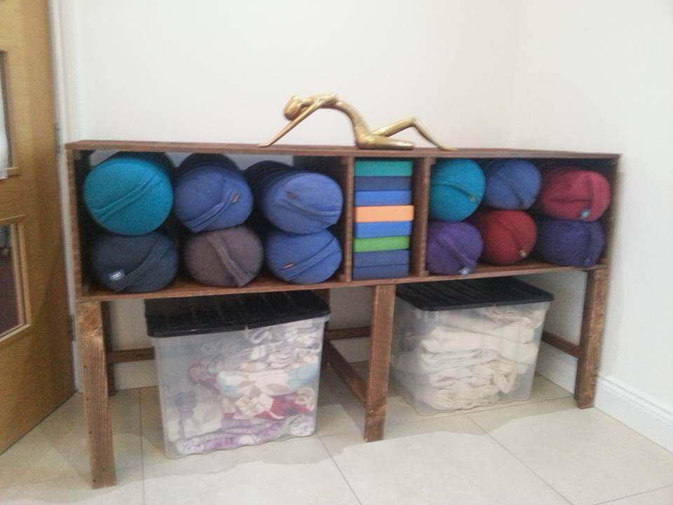 wooden pallet storage rack