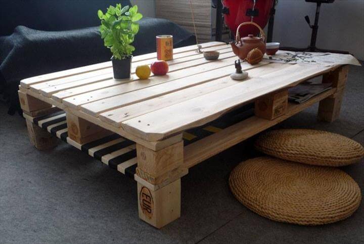 Reclaimed pallet coffee table