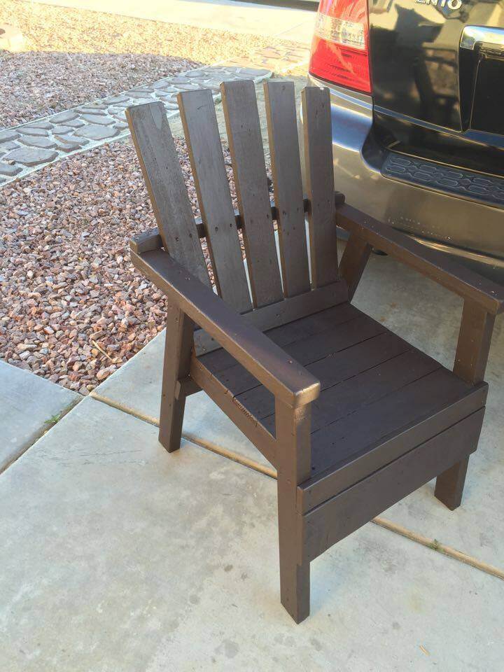 wooden pallet chair