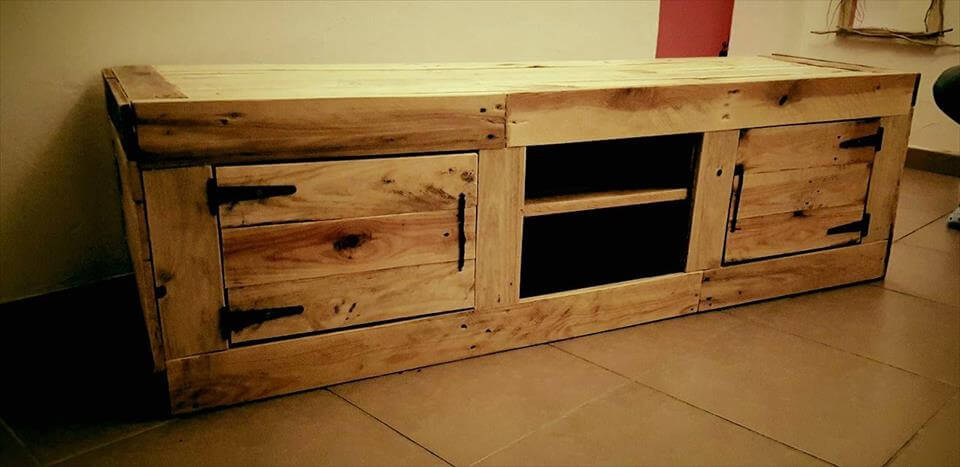 recycled pallet media cabinet