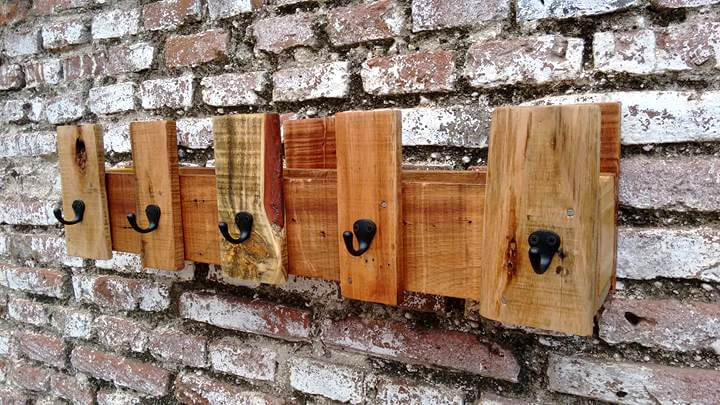 diy pallet coat organizer