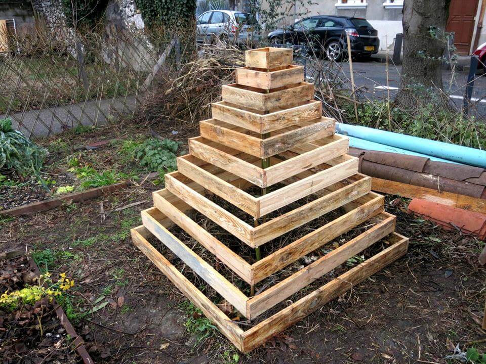 Wooden pallet tiered planter