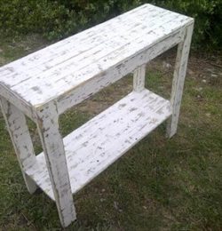 Wooden pallet side table